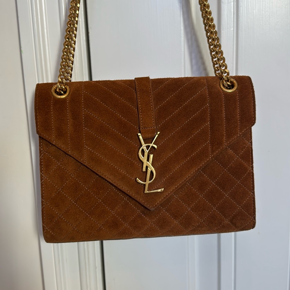 Saint Laurent Envelope Suede Bag. Medium.